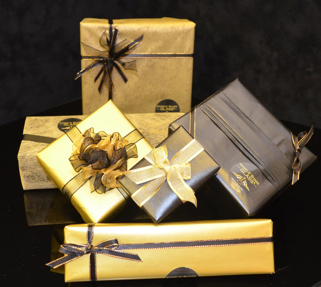 THE ART OF CHRISTMAS GIFT WRAPPING - MADE EASY